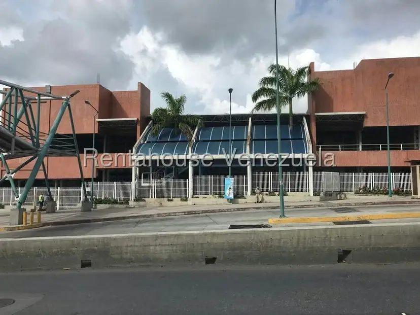 Comercial (Local Comercial) en Alquiler en El Tambor, Miranda