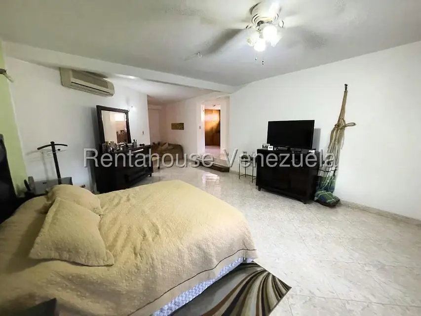 Casa (Duplex) en Venta en Macaracuay, Distrito Metropolitano - 25
