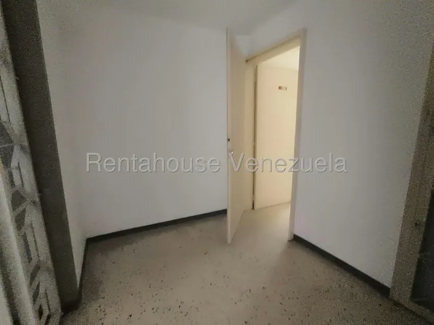 Apartamento (1 Nivel) en Venta en La Urbina, Distrito Metropolitano - 32