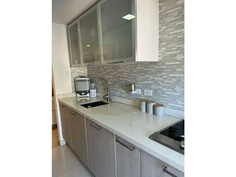 Vendo apartamento 97m2 Los Palos Grandes ref. Amarilla/piso alto - 12