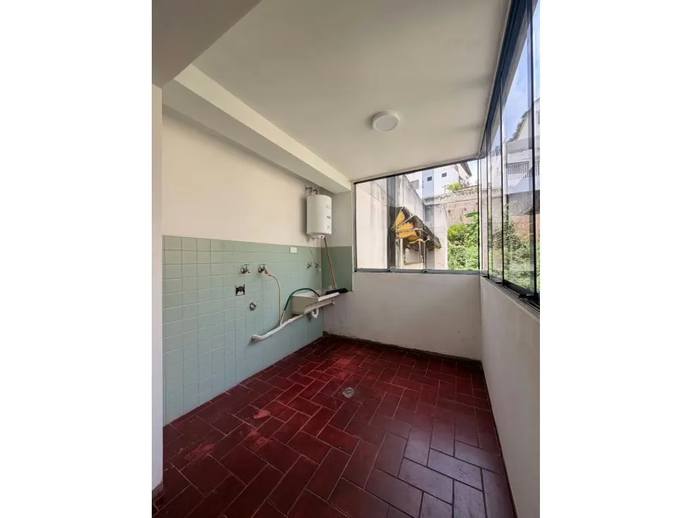 Apartamento en alquiler en Cumbres de Curumo - 4