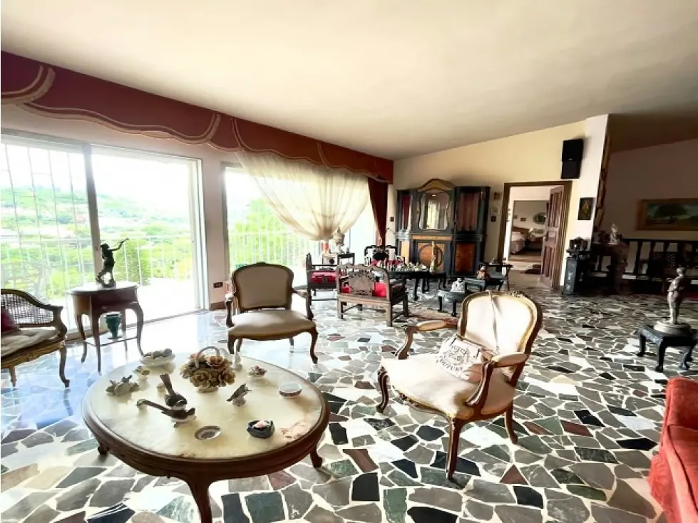 Se vende casa 311m2 Prados del Este 5137 - 6