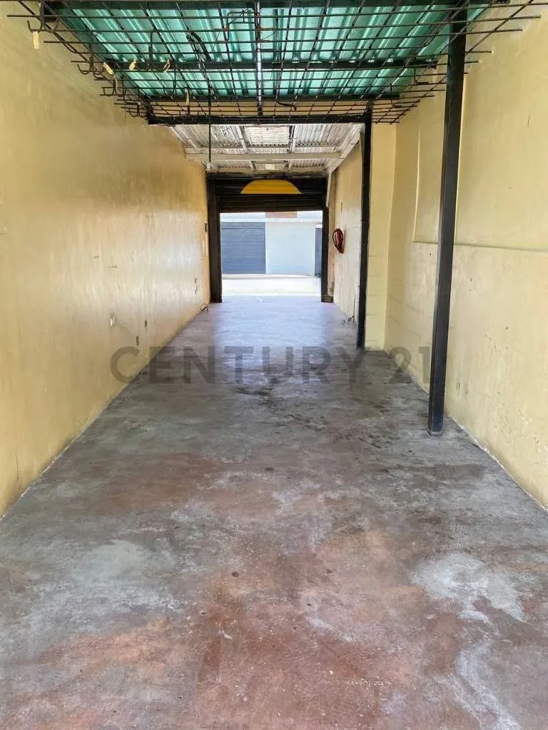 Local Comercial en alquiler en Lechería. Carrera 6 - 4