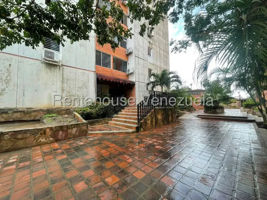 Apartamento (Planta Baja) en Venta en Zona Este, Lara