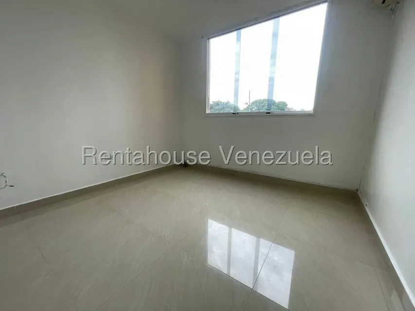 Apartamento (Planta Baja) en Venta en Zona Este, Lara - 11