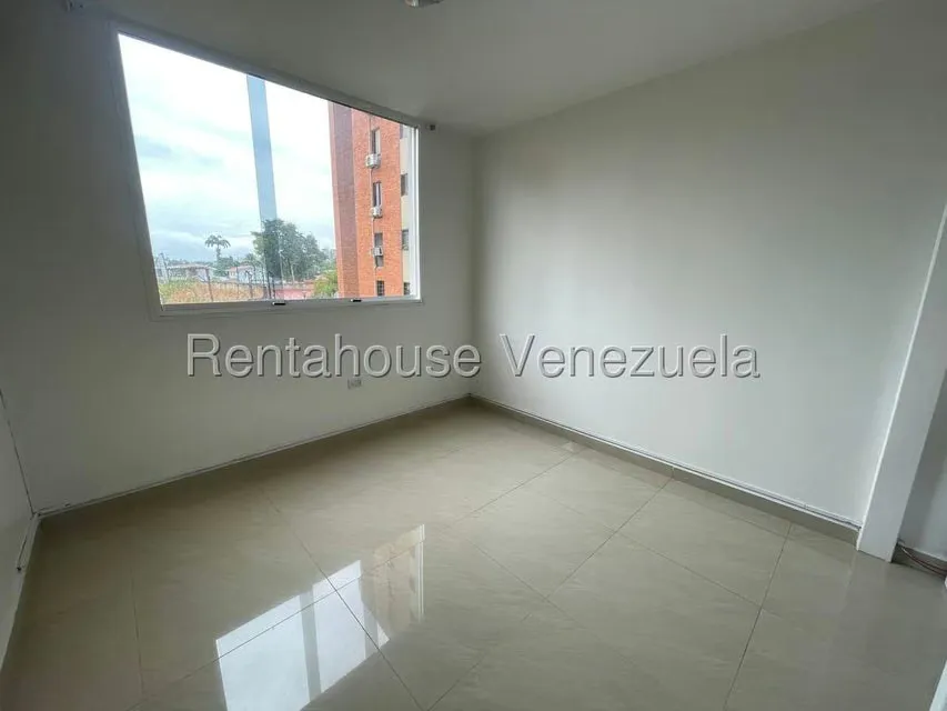Apartamento (Planta Baja) en Venta en Zona Este, Lara - 13
