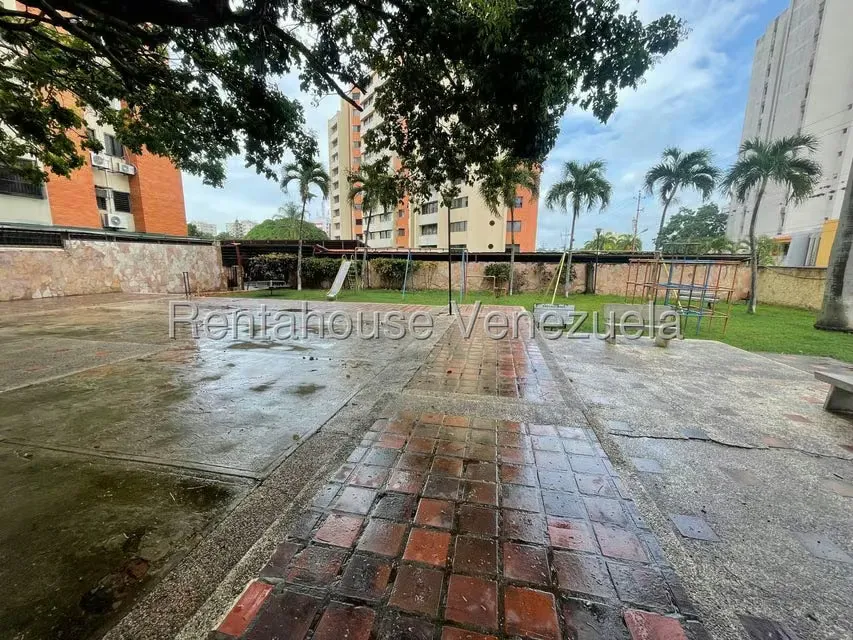 Apartamento (Planta Baja) en Venta en Zona Este, Lara - 17