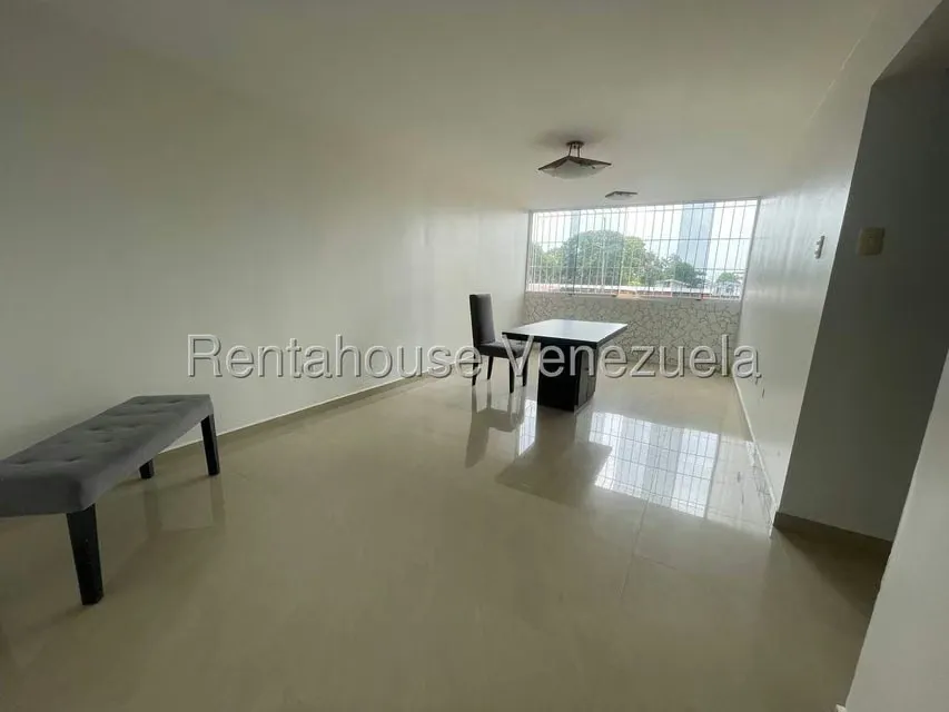 Apartamento (Planta Baja) en Venta en Zona Este, Lara - 2