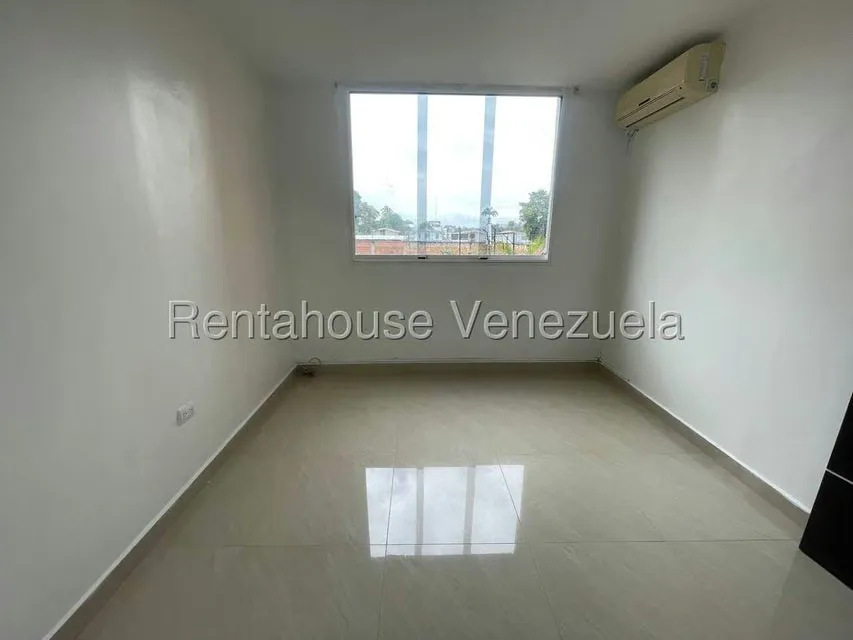 Apartamento (Planta Baja) en Venta en Zona Este, Lara - 9