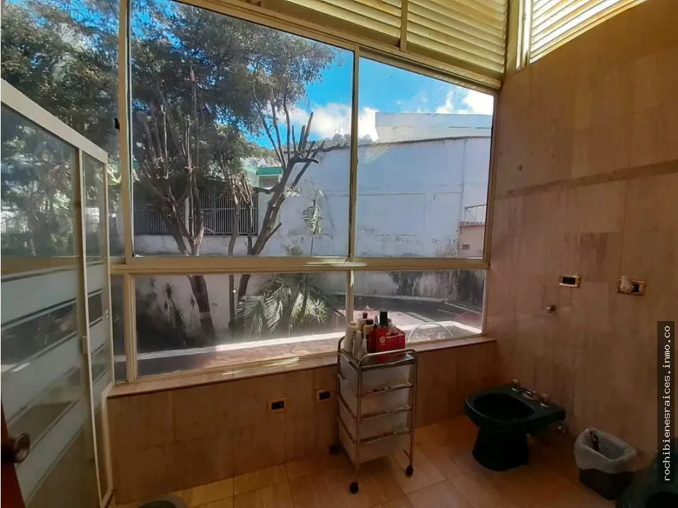 URB. EL MARQUES, CASA EN VENTA - 32
