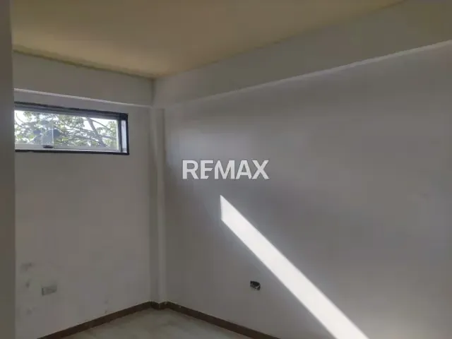 SE ALQUILA LOCAL COMERCIAL EN CABUDARE 28M2