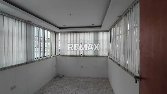OFICINA EN ALQUILER CALLE CARABOBO