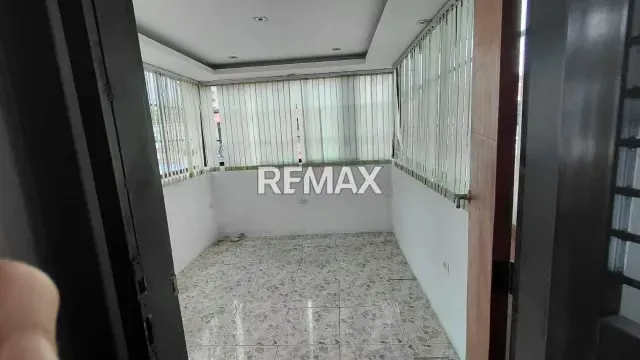 OFICINA EN ALQUILER CALLE CARABOBO - 2