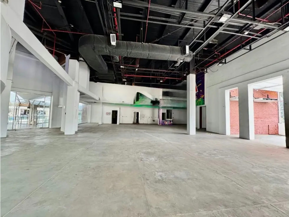 Se vende local 1.148m2 El Recreo Sábana Grande - 2