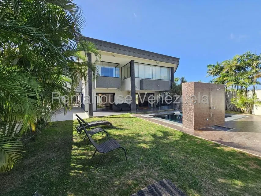 Casa (Multipes Niveles) en Venta en Los Naranjos del Cafetal, Distrito Metropolitano - 2