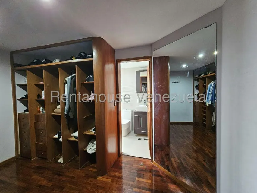 Casa (Multipes Niveles) en Venta en Los Naranjos del Cafetal, Distrito Metropolitano - 35