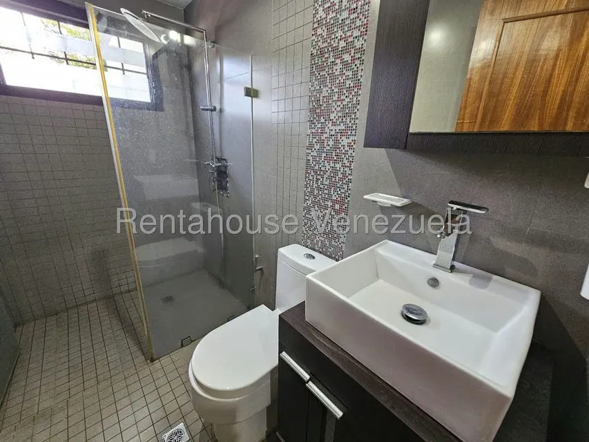 Casa (Multipes Niveles) en Venta en Los Naranjos del Cafetal, Distrito Metropolitano - 45