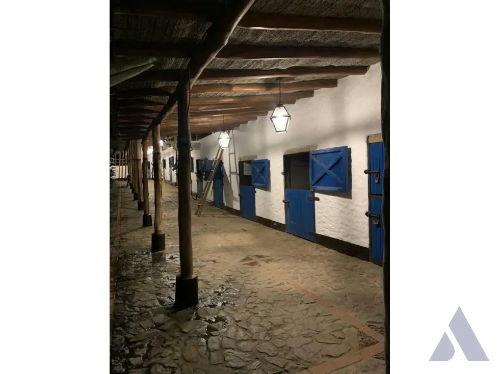 Vendo caballeriza Financiada, 14.000m2 Tejerías, Valle Alto - 76