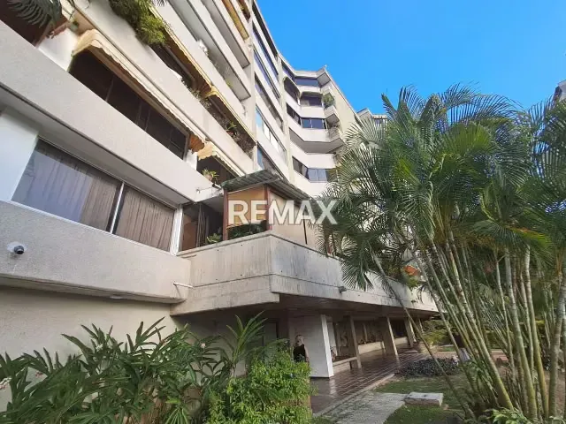 Vendo apartamento con terraza Urb. El Peñon Mun. Baruta.