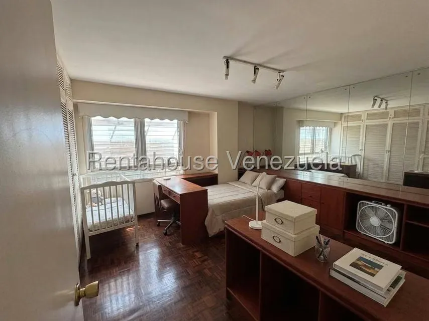 Apartamento (1 Nivel) en Venta en La Florida, Distrito Metropolitano - 30