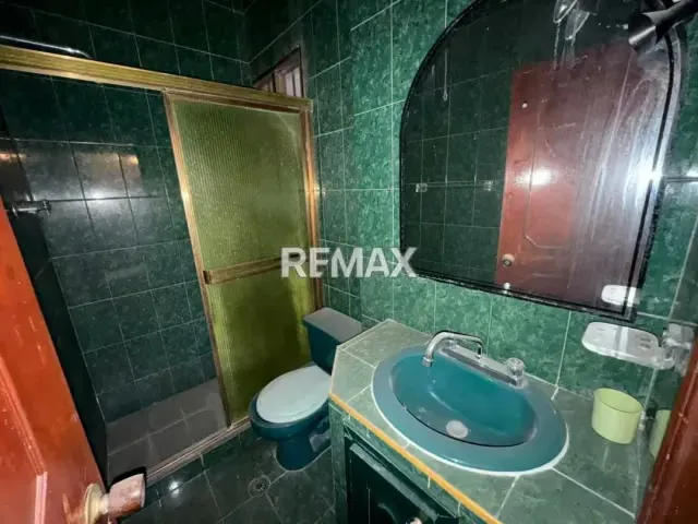 En Venta Edificio Comercial y Residencial Calle Garcés con Bolivia centro de Punto Fijo - 14