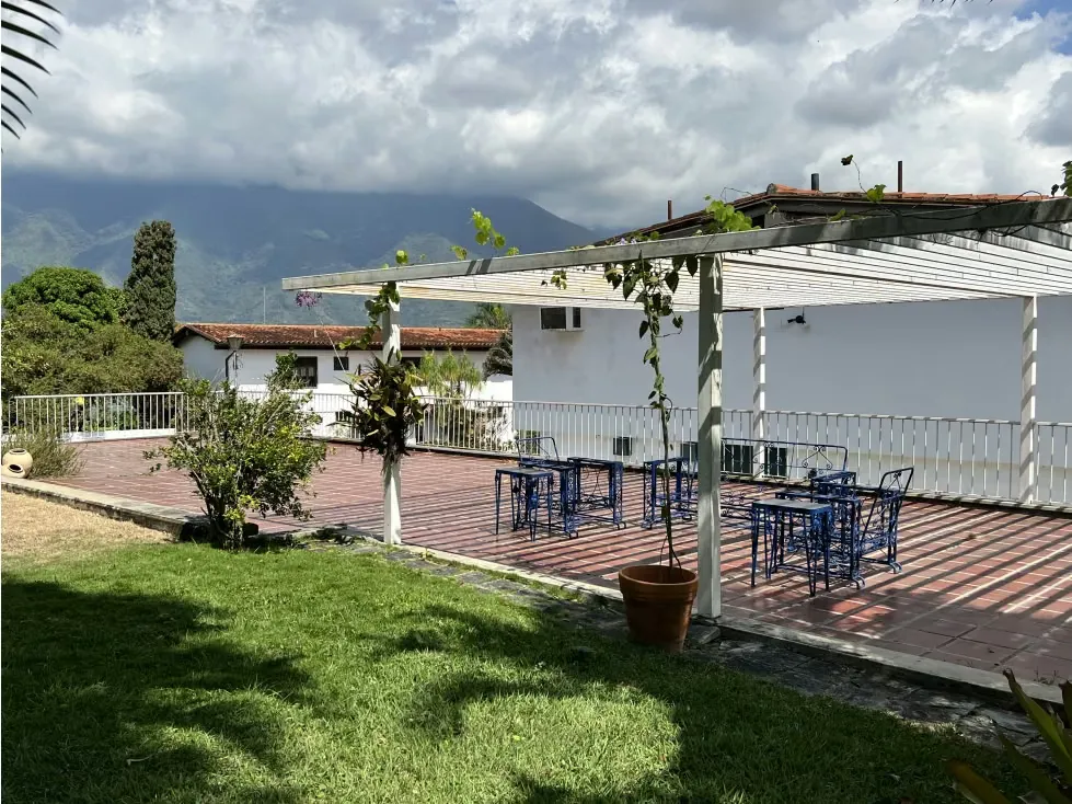 Se vende casa Lomas de Mirador 1.500m² de terreno 7H+3S/5B+S/7PE - 2