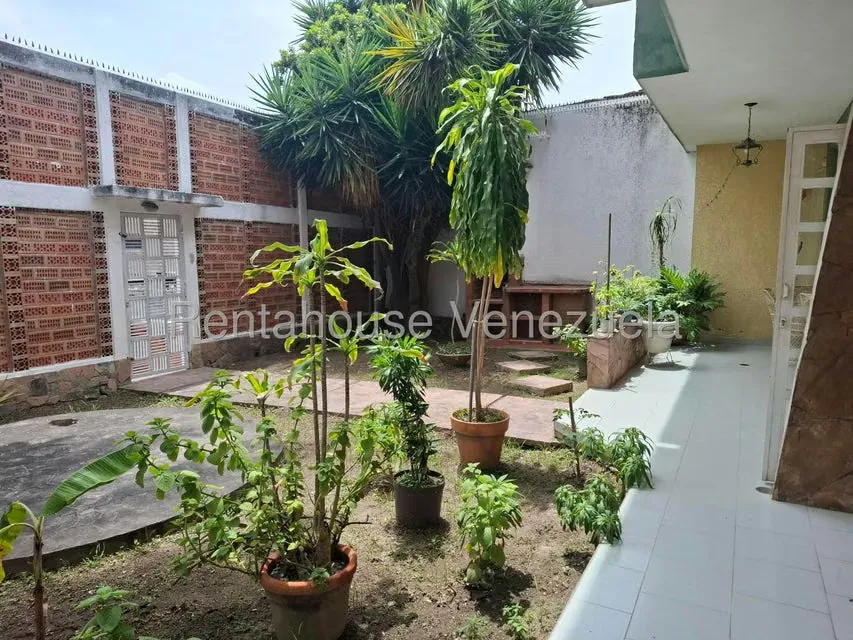 Casa (1 Nivel) en Venta en Parroquia Catedral, Lara - 25