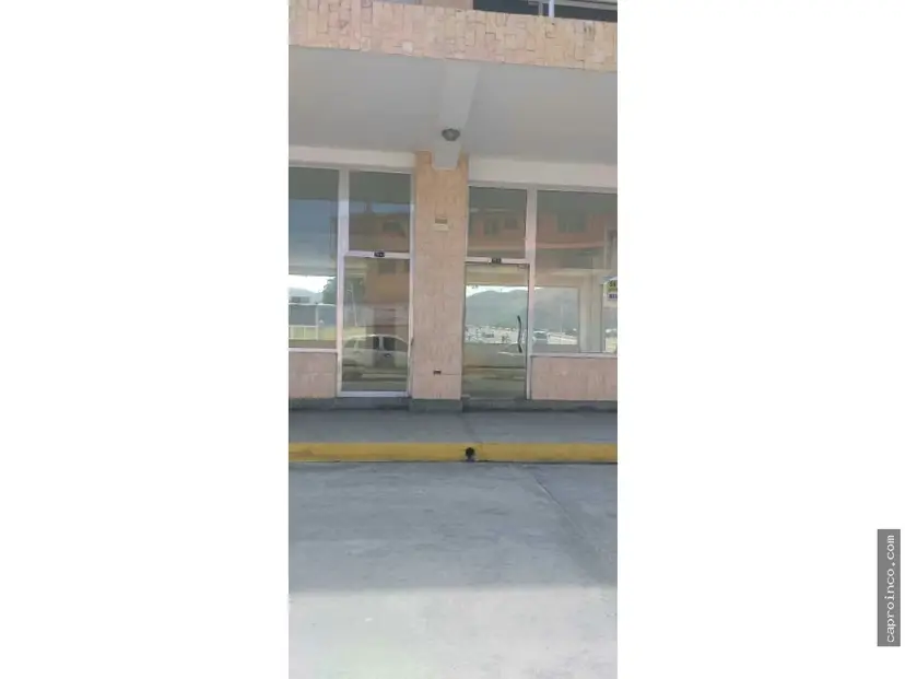 SE ALQUILA LOCAL COMERCIAL PLAZA CITY, PUERTO CABELLO