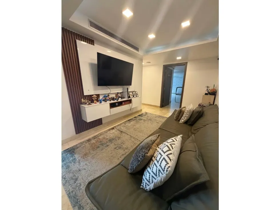 Se vende Ph en calle cerrada 383m2 Los Naranjos de las Mercedes 4695 - 9