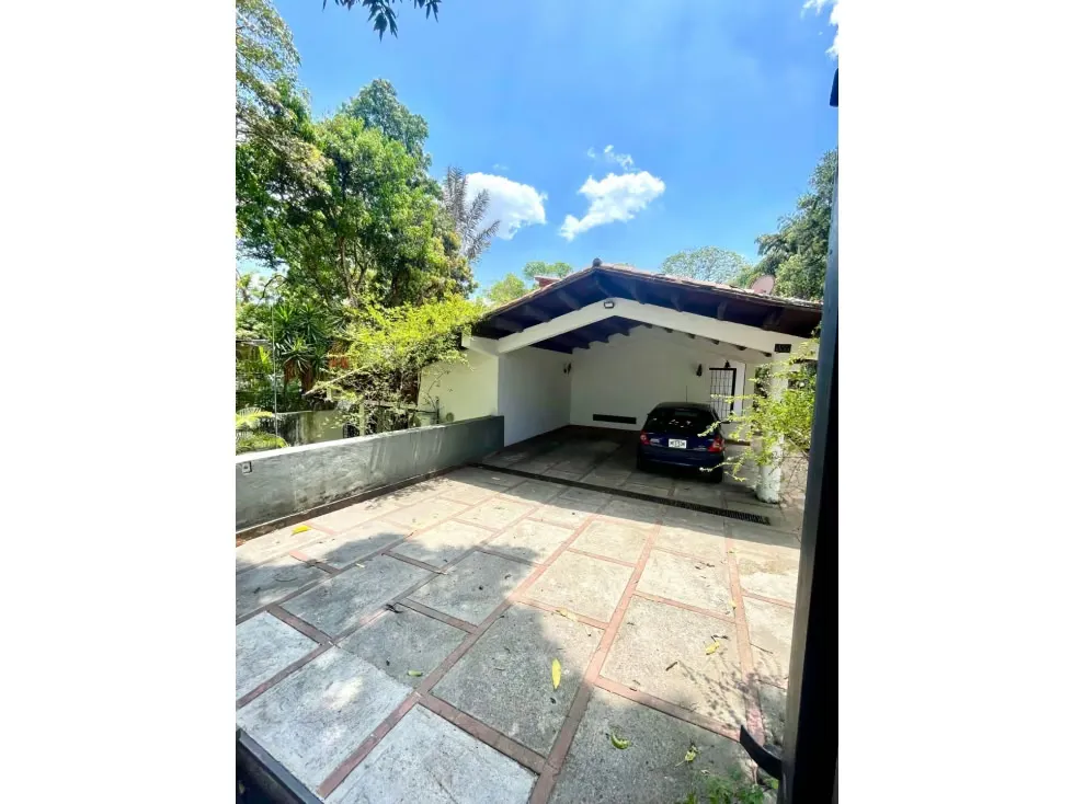 Vendo casa en calle cerrada 750m2 La Castellana 8996 - 2