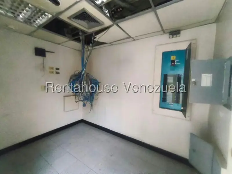 Comercial (Local Comercial) en Venta en Flor Amarillo, Carabobo - 12