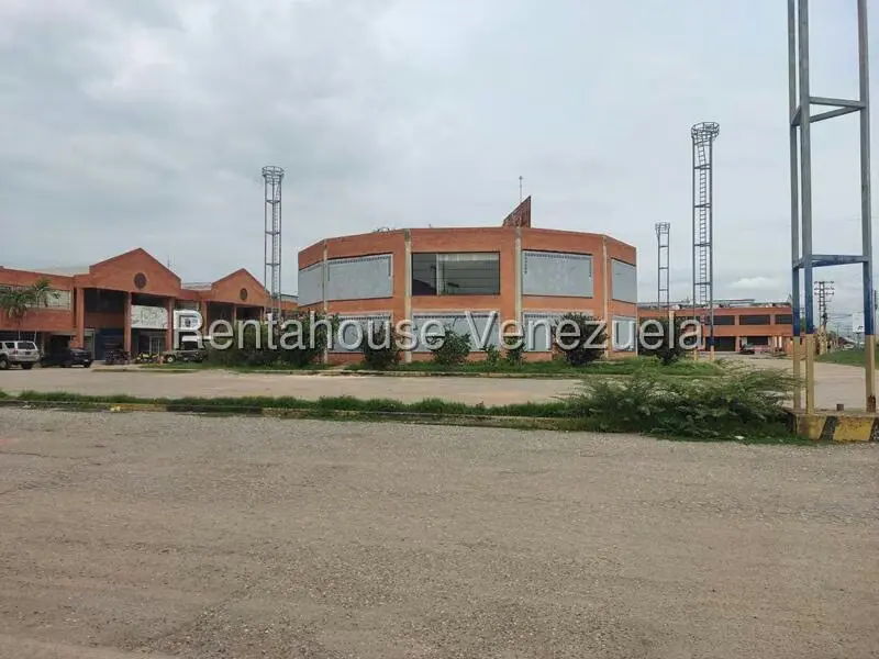 Comercial (Local Comercial) en Venta en Flor Amarillo, Carabobo - 27