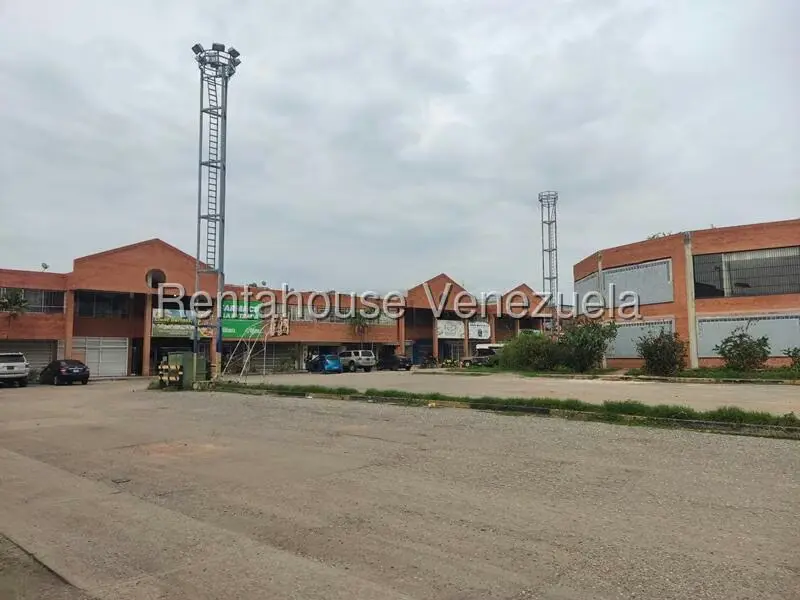 Comercial (Local Comercial) en Venta en Flor Amarillo, Carabobo - 28