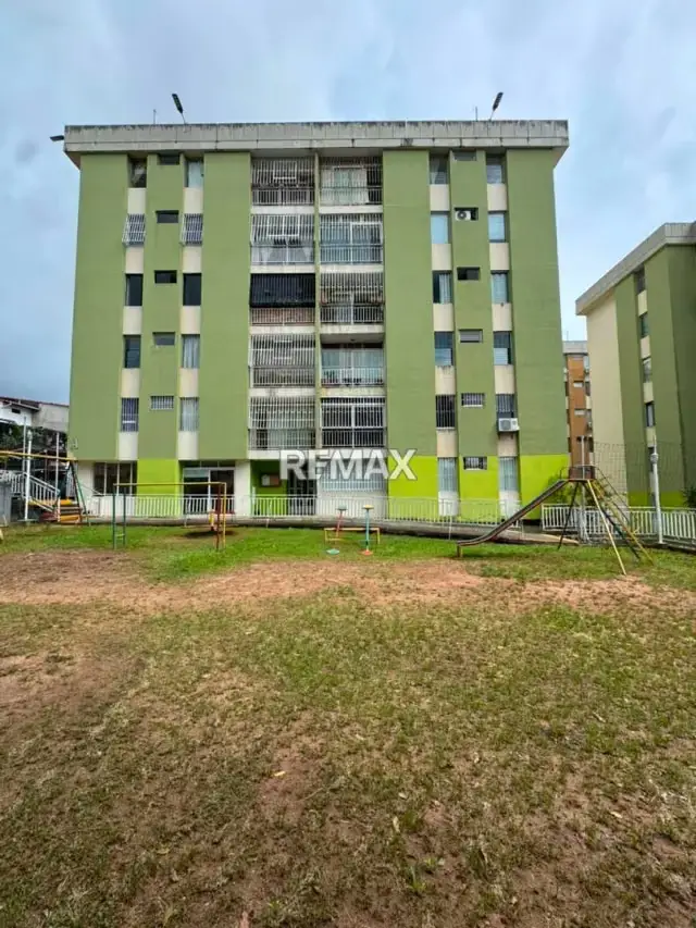 Apartamento semi equipado en Conjunto Residencial Las Acacias