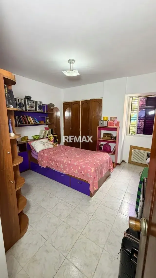 Amplio Apartamento en Venta Urb El Bosque Res Isla los Roques Piso 1 - 12