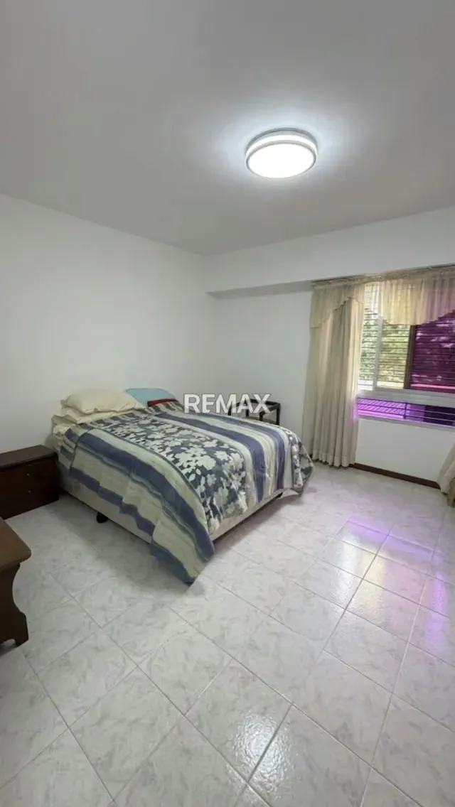 Amplio Apartamento en Venta Urb El Bosque Res Isla los Roques Piso 1 - 16