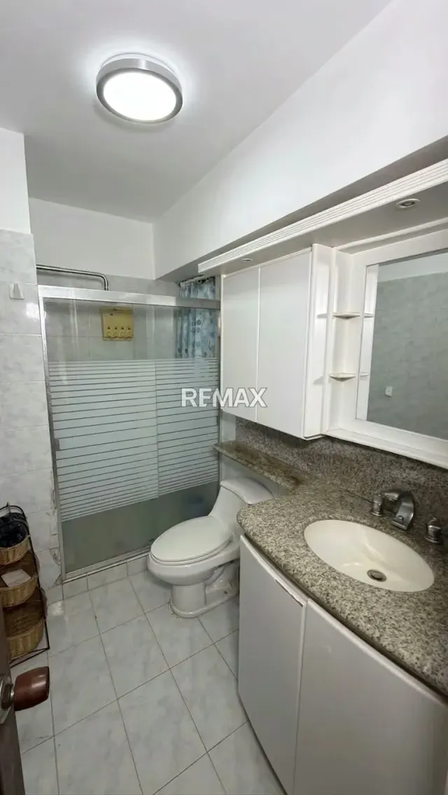 Amplio Apartamento en Venta Urb El Bosque Res Isla los Roques Piso 1 - 17