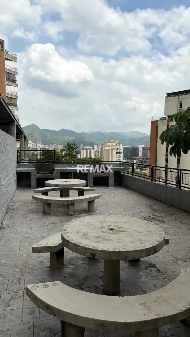 Amplio Apartamento en Venta Urb El Bosque Res Isla los Roques Piso 1 - 3