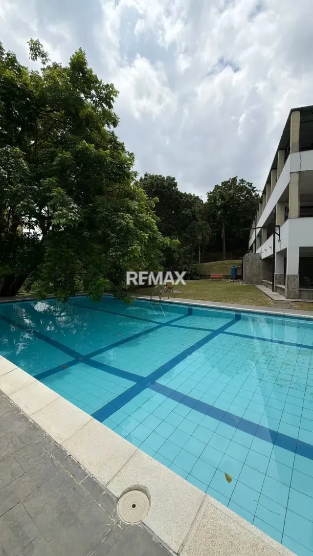 Amplio Apartamento en Venta Urb El Bosque Res Isla los Roques Piso 1 - 4