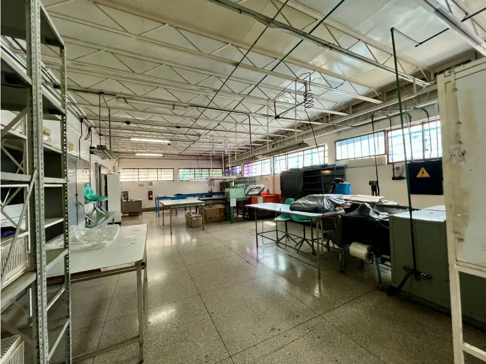 Se Vende Edificio Industrial/3.000M2/3plantas/Baruta/3163 - 11