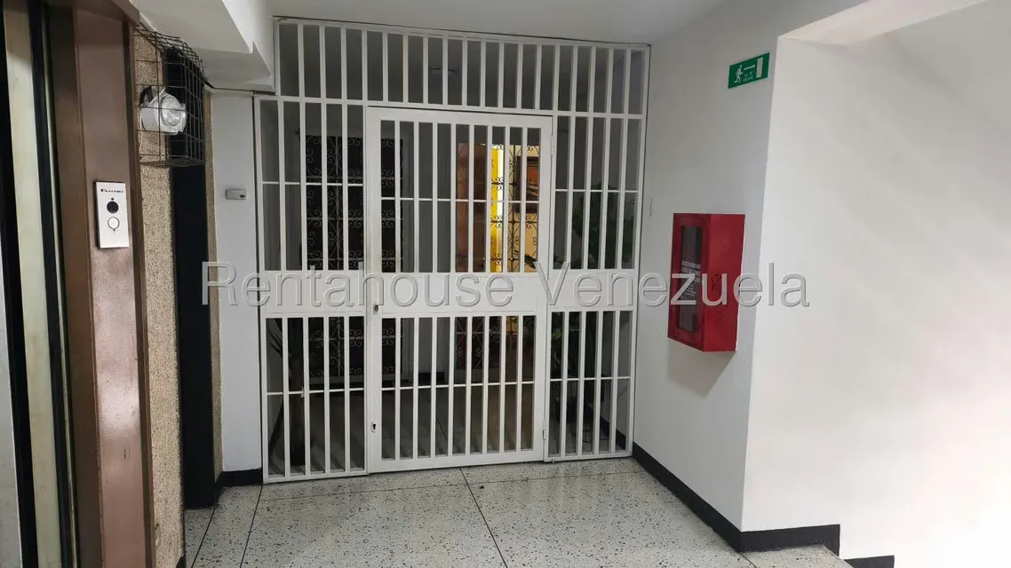 Apartamento (1 Nivel) en Venta en El Marques, Distrito Metropolitano - 23