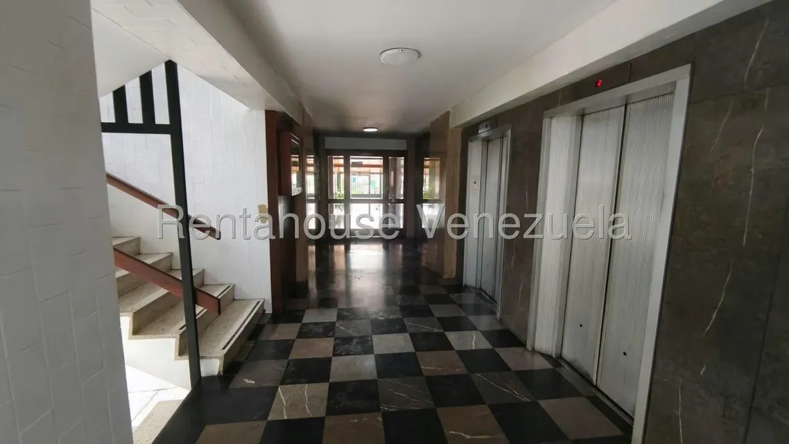 Apartamento (1 Nivel) en Venta en El Marques, Distrito Metropolitano - 25
