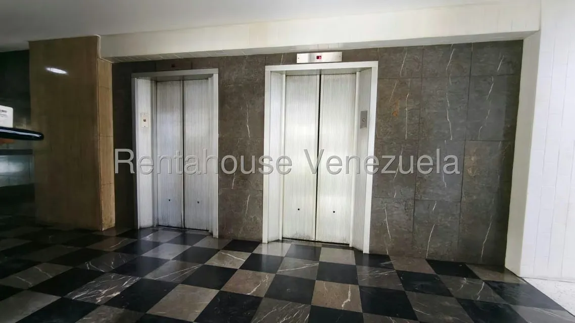 Apartamento (1 Nivel) en Venta en El Marques, Distrito Metropolitano - 28