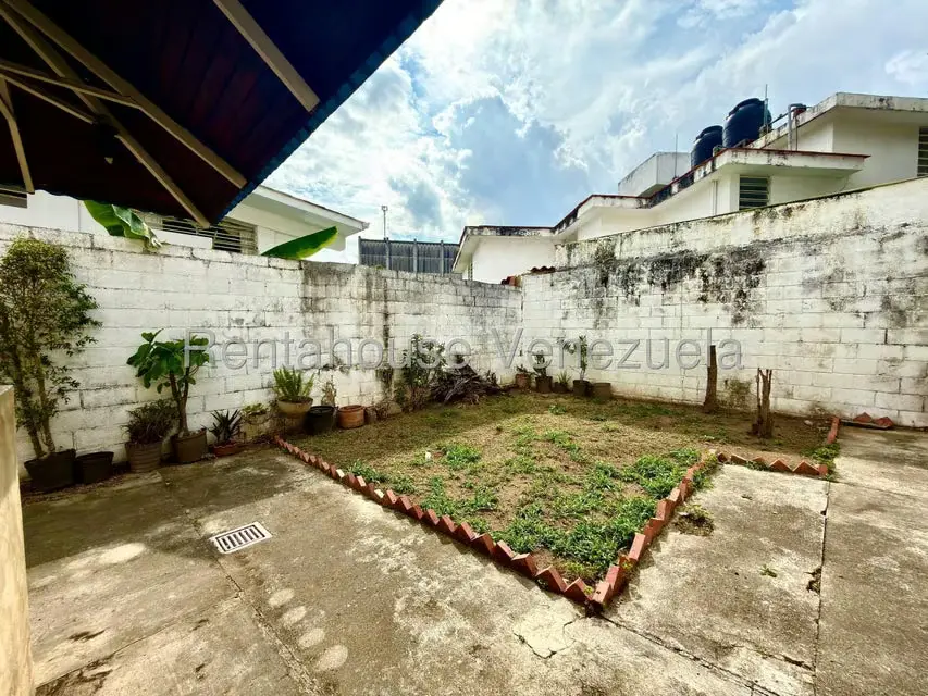 Casa (1 Nivel) en Venta en El Marques, Distrito Metropolitano - 24