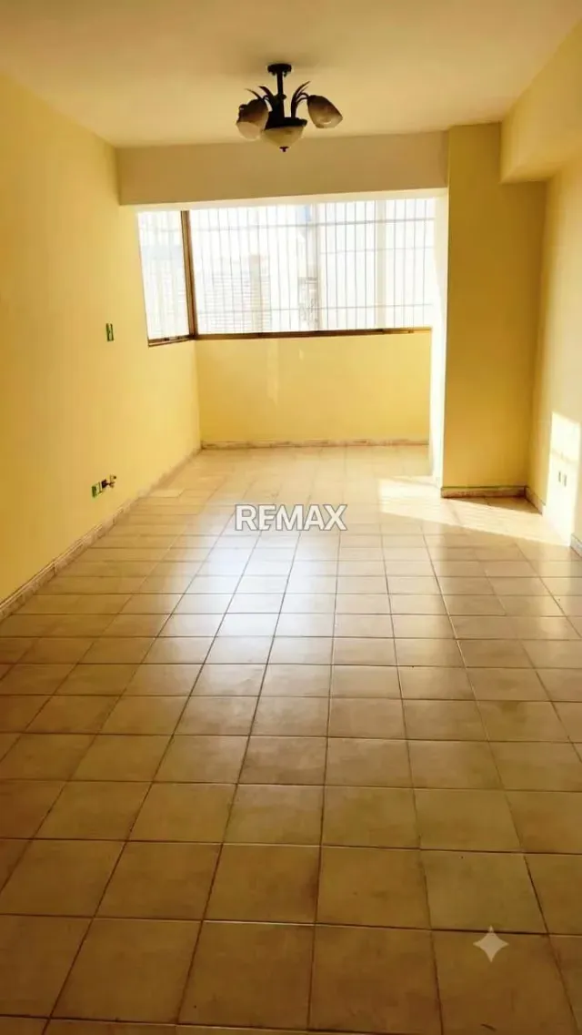 APARTAMENTO EN VENTA - URB. LA CANDELARIA - 2