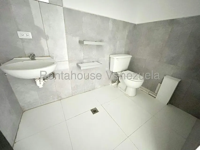 Local Comercial en Alquiler en Parroquia Santa Rosa, Lara - 15