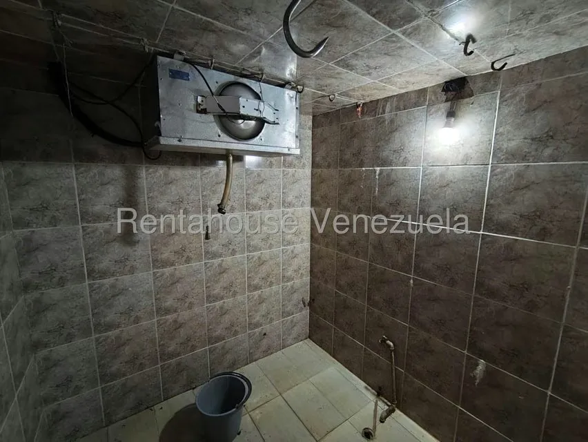 Local Comercial en Alquiler en Piñonal, Aragua - 12