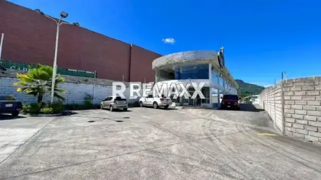 En Venta Local Industrial y Galpón Avenida Rotaria, Barrio Ruiz Pineda, La Concordia,