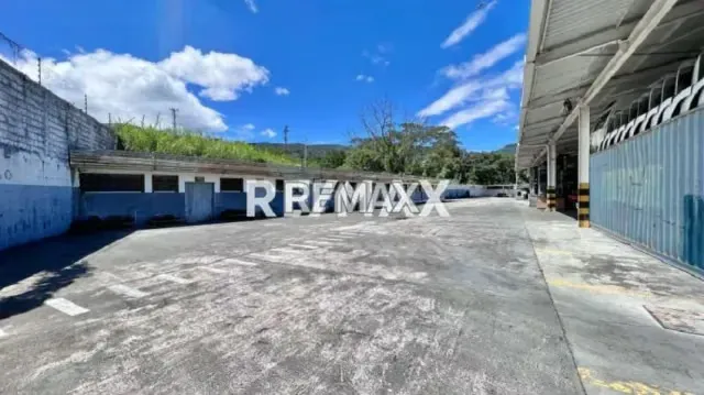 En Venta Local Industrial y Galpón Avenida Rotaria, Barrio Ruiz Pineda, La Concordia, - 3