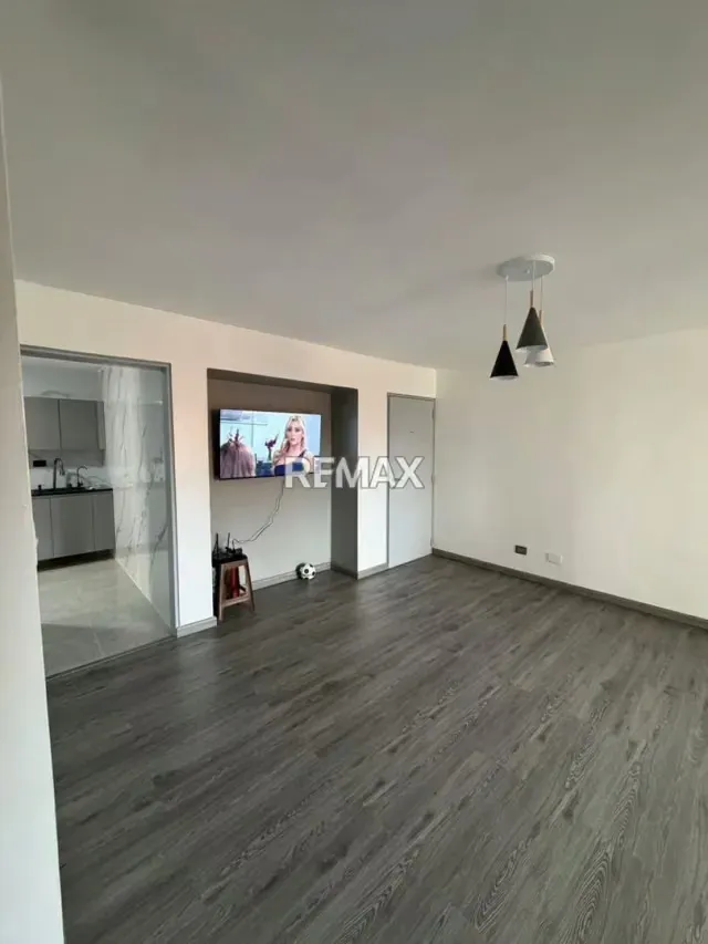 EN VENTA: Exclusivo Apartamento en Plena Avenida Lara - 4